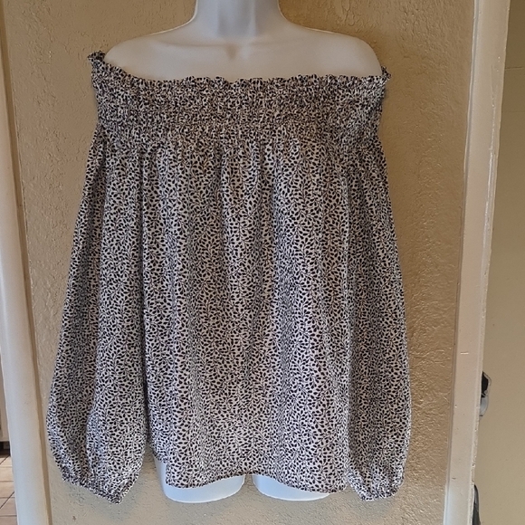 H&M Tops - H&M Monochrome Off-Shoulder Blouse